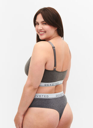 Zizzi G-streng med normal høyde i livet, Grå, Model image number 1