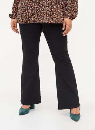 Ellen bootcut jeans med høyt liv, Black, Model image number 2