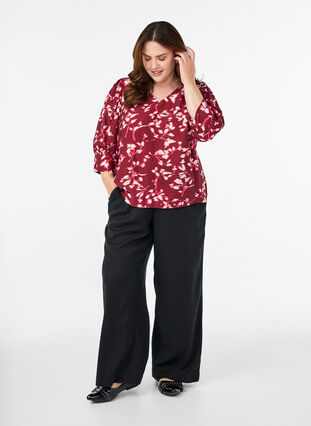Zizzi Bluse med V-hals og 3/4-ermer, Rød, Model image number 1