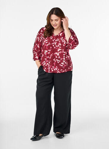 Zizzi Bluse med V-hals og 3/4-ermer, Rød, Model image number 1