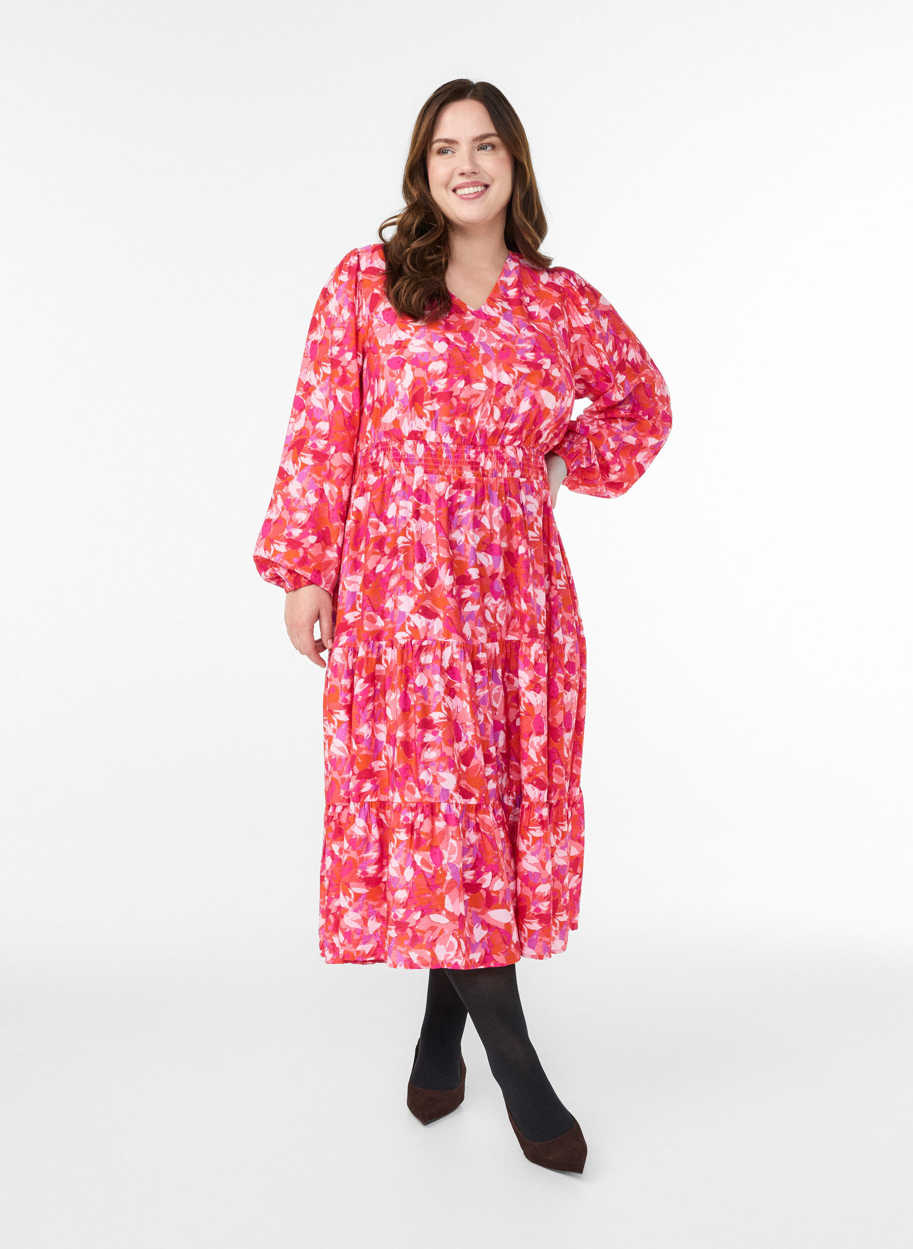 Midikjole med fargerikt bladtrykk, Rosa, Model