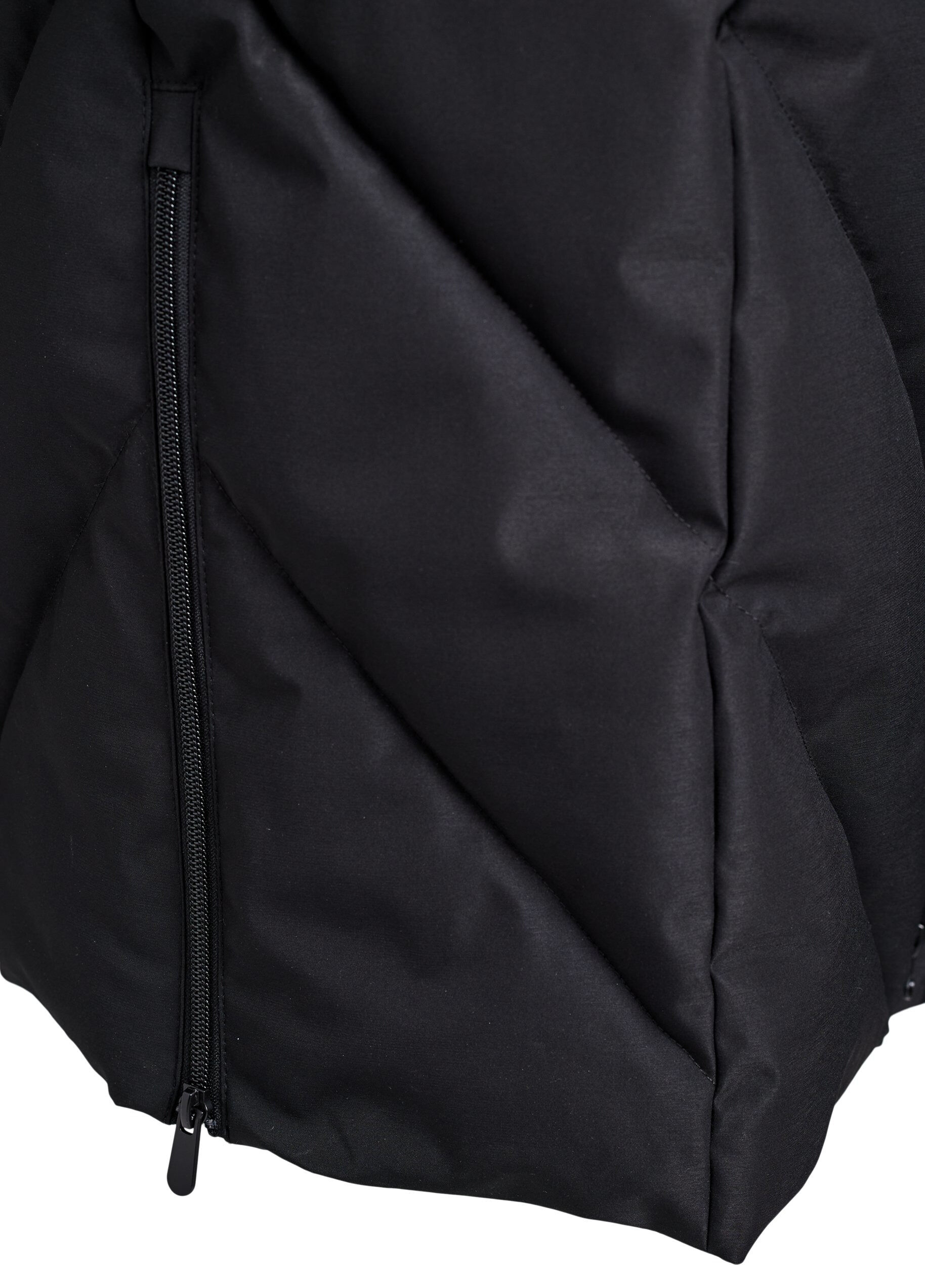 Zizzi Lang vinterk&aring;pe med kroklukking og en imitert pelskrage, Svart, Packshot image number 4