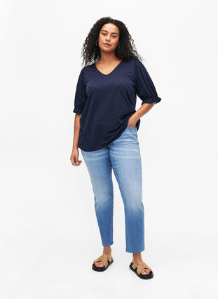 Zizzi Bluse med V-hals og hullmønster, Navy Blazer, Model image number 2