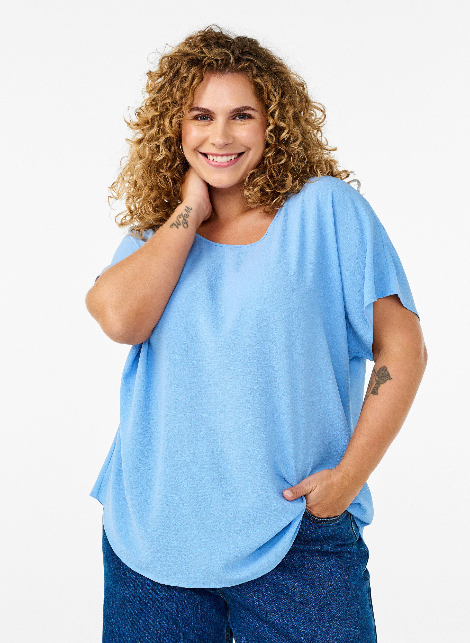 ZizziBluse med korte ermer og rund hals, Bl&aring;, Model image number 0