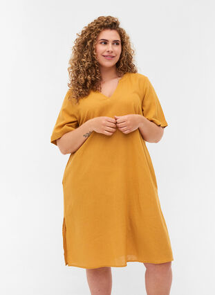 Kortermet kjole i bomullsmiks med lin, Honey Mustard, Model image number 0