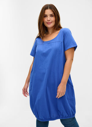 Kortermet kjole i bomull, Dazzling Blue, Model image number 0