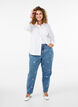 Mille mom-fit jeans med broderi, Blå, Model image number 0
