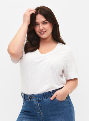 Zizzi Kortermet basic T-skjorte med V-hals, Hvit, Model image number 0
