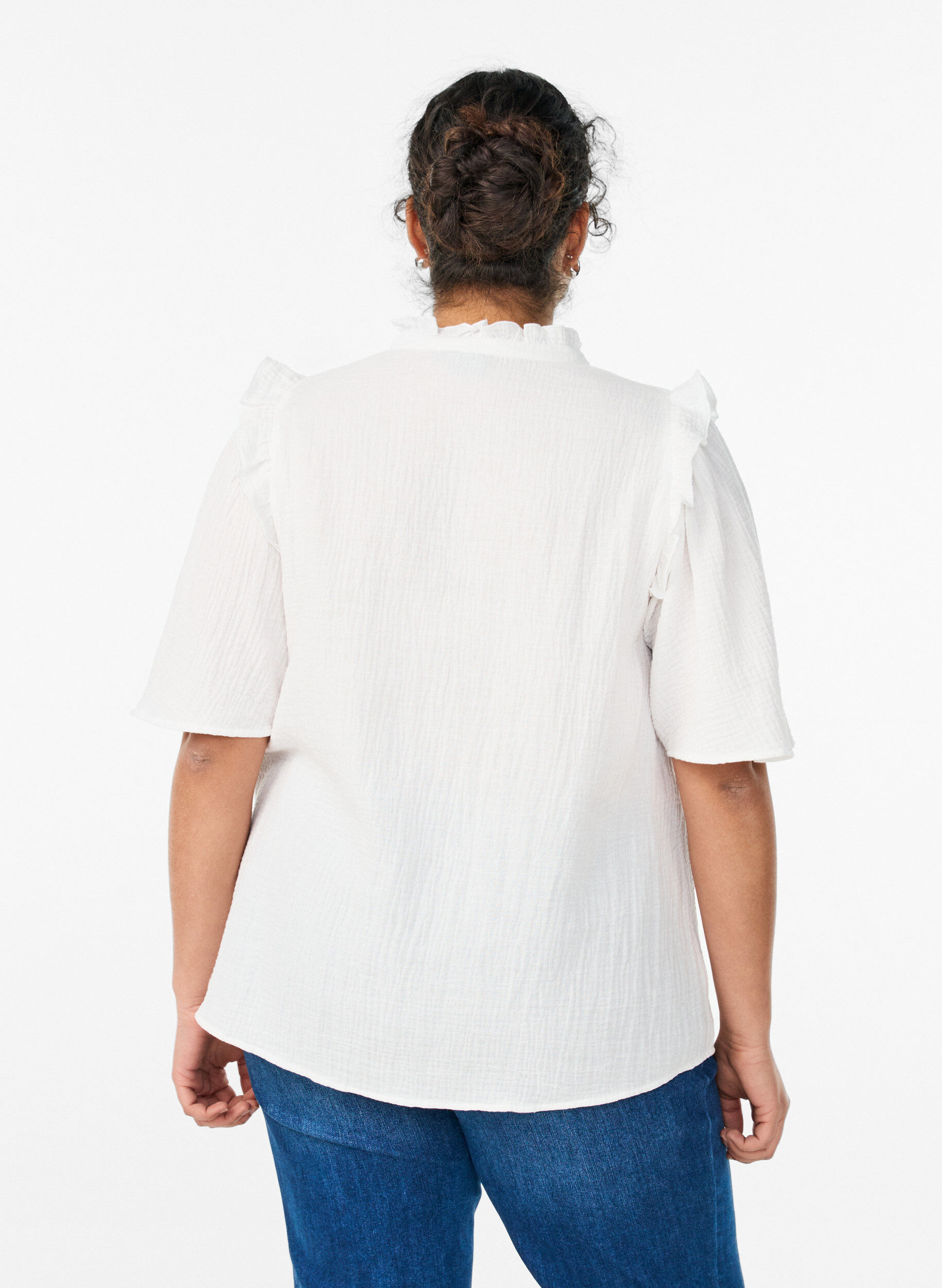 ZizziBluse i bomullsmusselin med broderie anglaise og 1/2 ermer, Hvit, Model image number 2