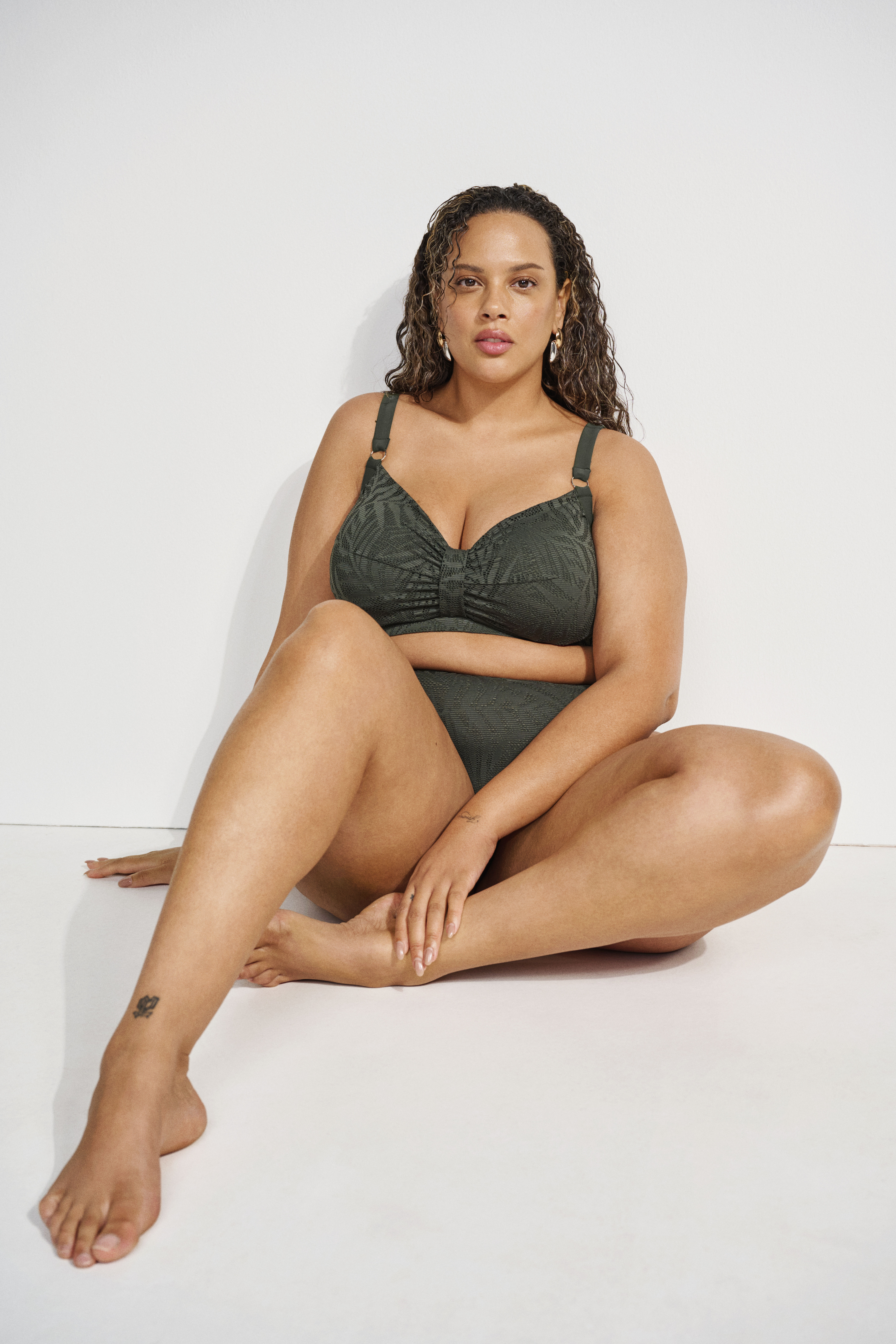 Zizzi Bikini med strukturert mesh, , Model