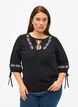 Brodert bluse i bomullsblanding med lin, Black W. EMB, Model image number 0