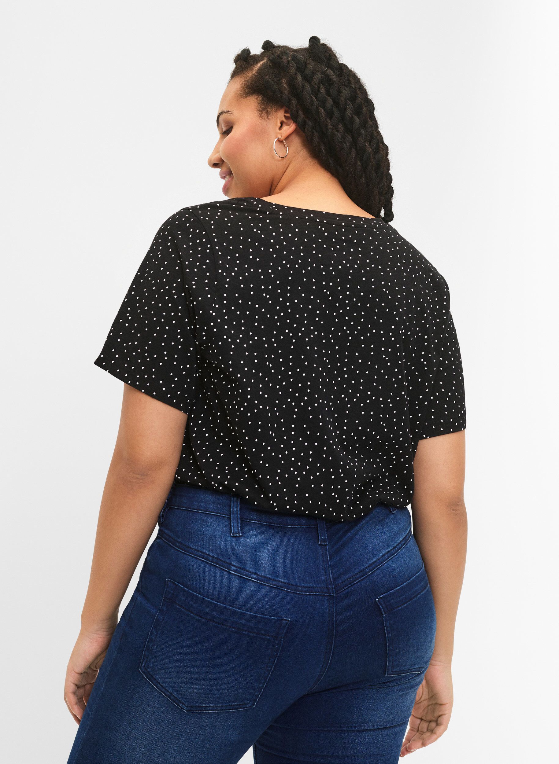 Zizzi &Oslash;kologisk bomulls-T-skjorte med prikker, Svart, Model image number 2