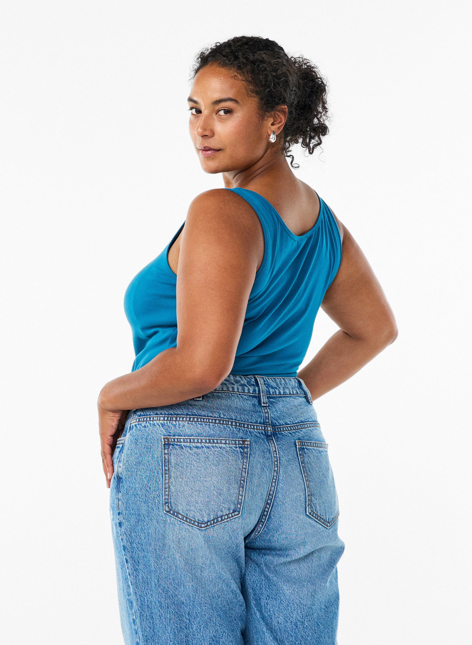 ZizziEnsfarget basic topp i bomull, Bl&aring;, Model image number 2