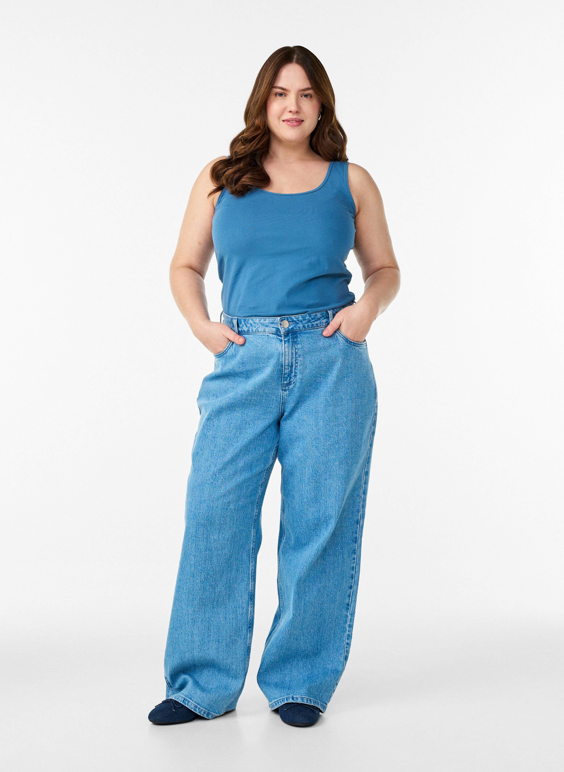 ZizziEnsfarget basic topp i bomull, Gr&aring;, Model image number 1