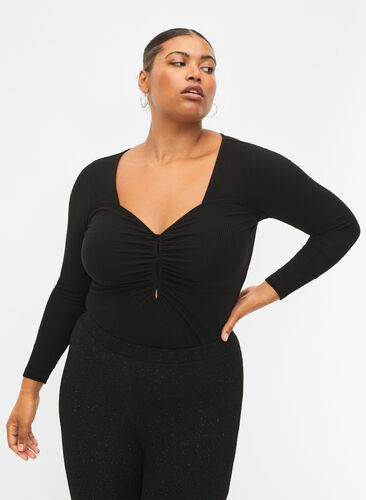 Zizzi Bluse i ribbestrikk med hull som detalj, Black, Model image number 0