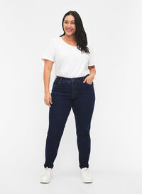 Emily jeans i smal passform og normalt høy midje, Dark blue, Model