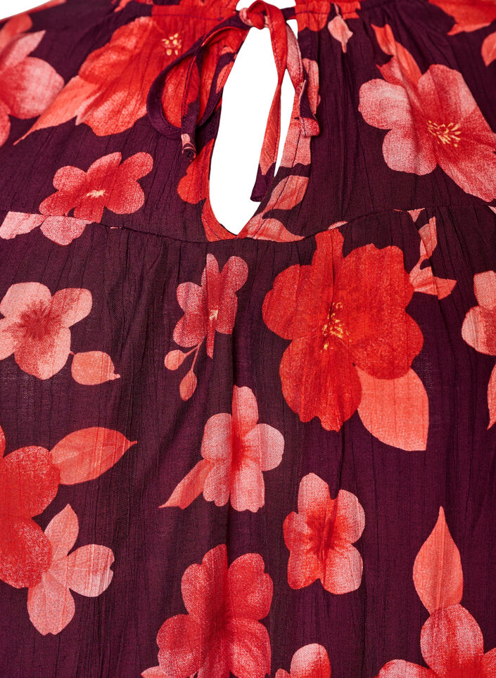 Bluse i viskose med blomstermotiv og volangermer, Lilla, Packshot image number 2