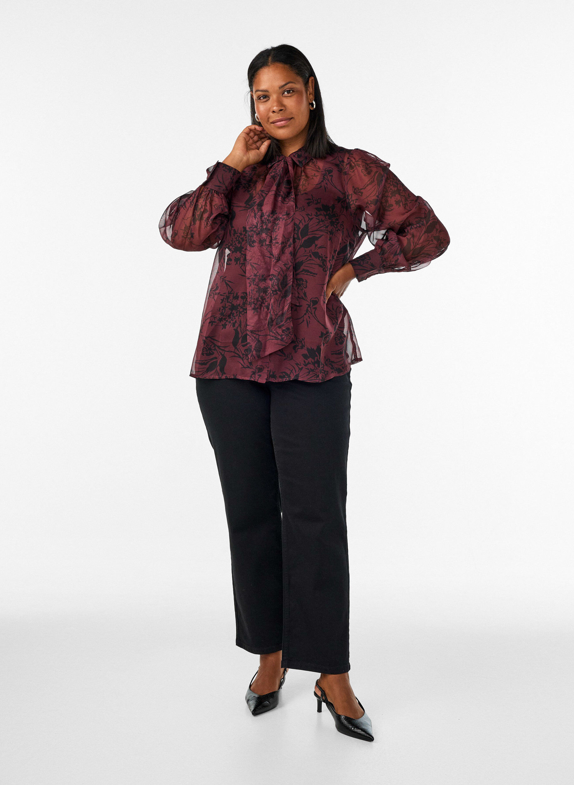 ZizziGjennomsiktig skjortebluse med blomsterm&oslash;nster og knytedetalj, M&oslash;rk Bordeaux, Model image number 1