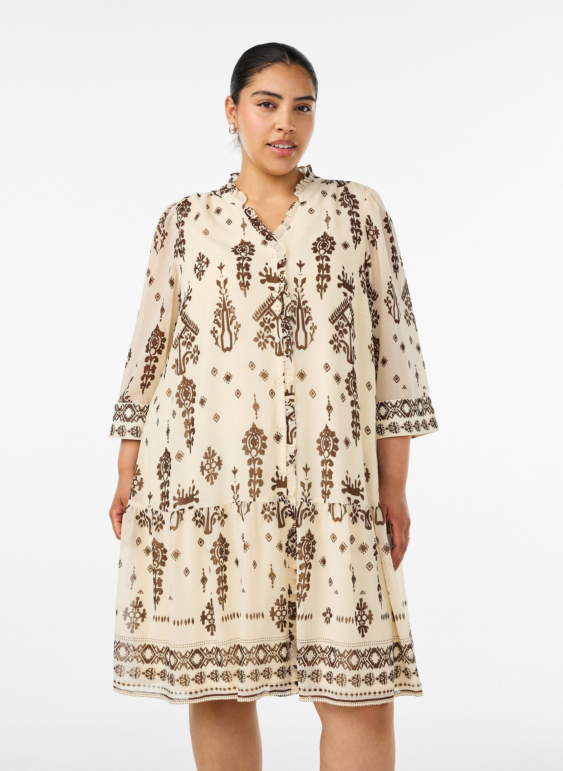 Kjole med ornamentm&oslash;nster og krage med rysjer, Beige, Model