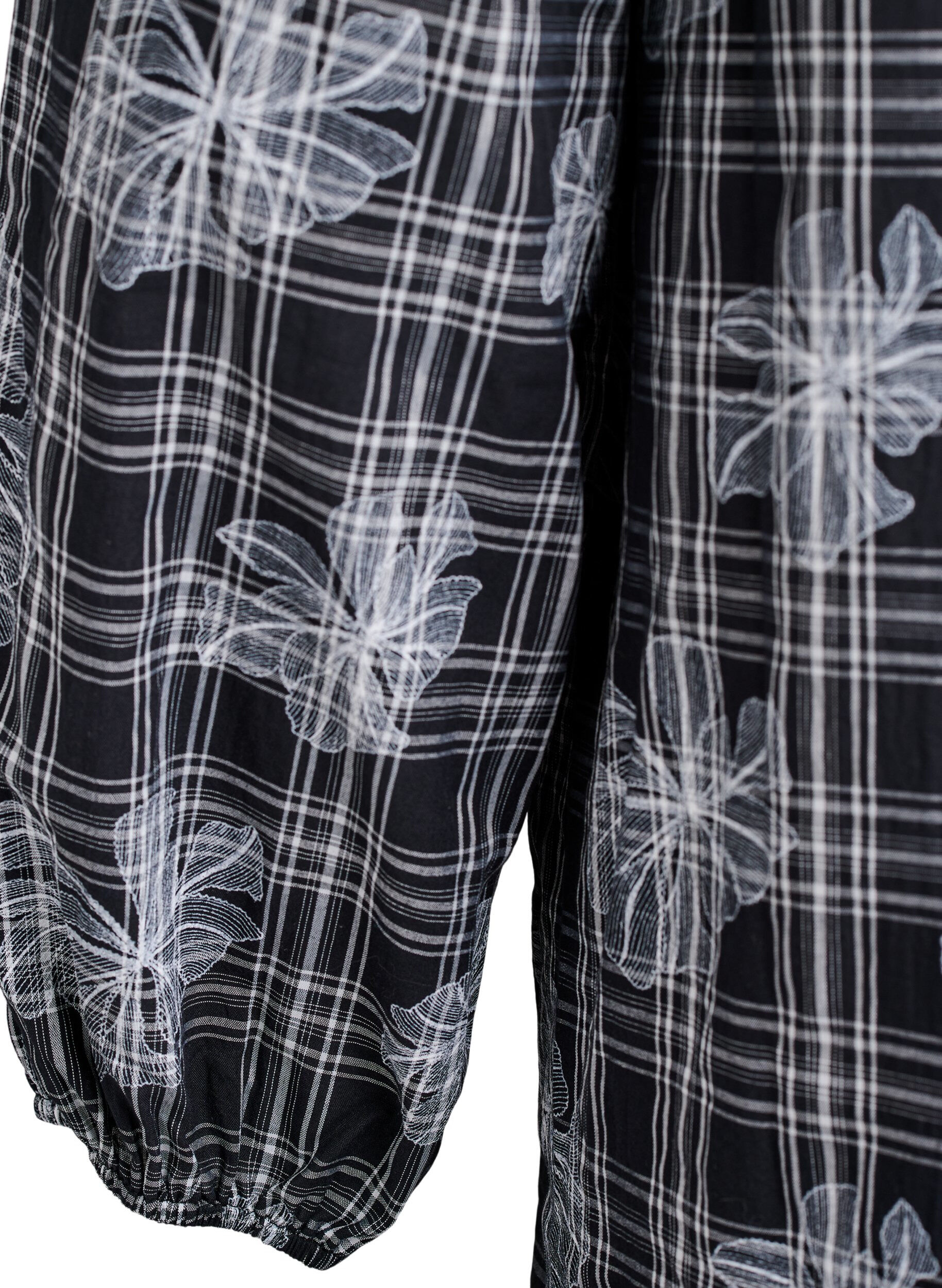 Zizzi Kort kjole med rutet og blomstertrykk, Svart, Packshot image number 3