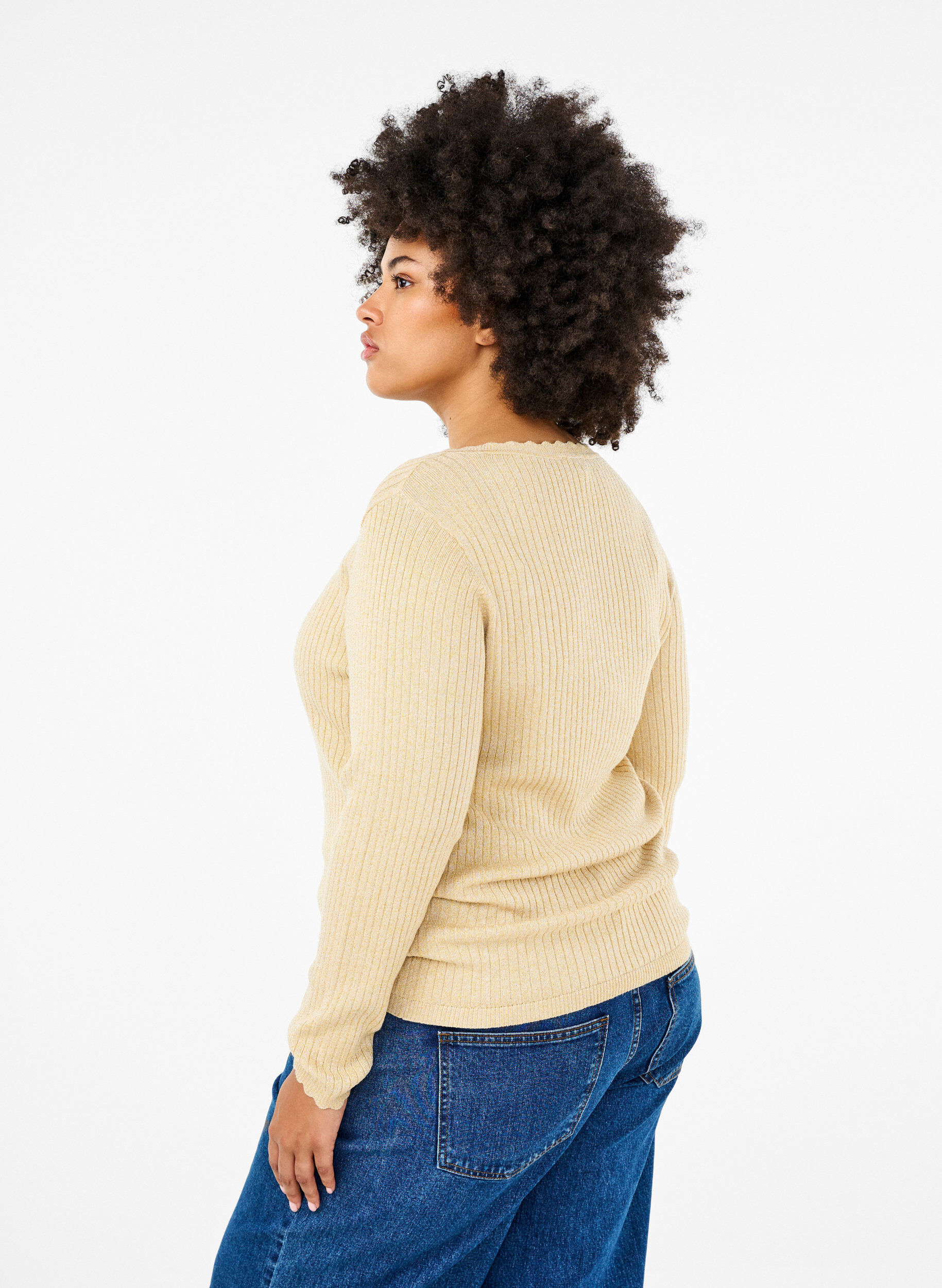 Zizzi Tettsittende strikket bluse med glittertr&aring;d, Beige, Model image number 2