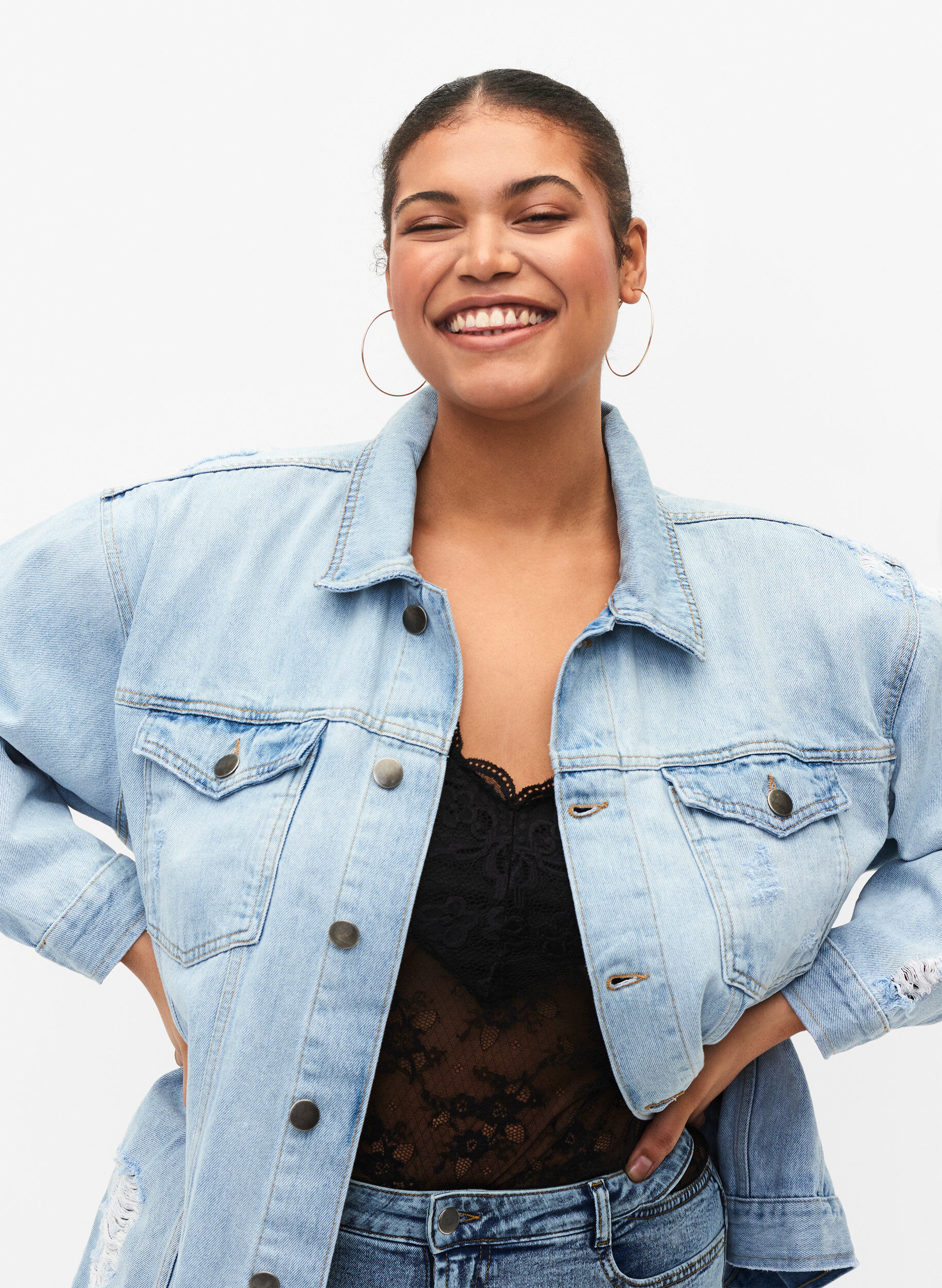 ZizziL&oslash;s denimjakke med slitte detaljer, Light blue denim, Model image number 2