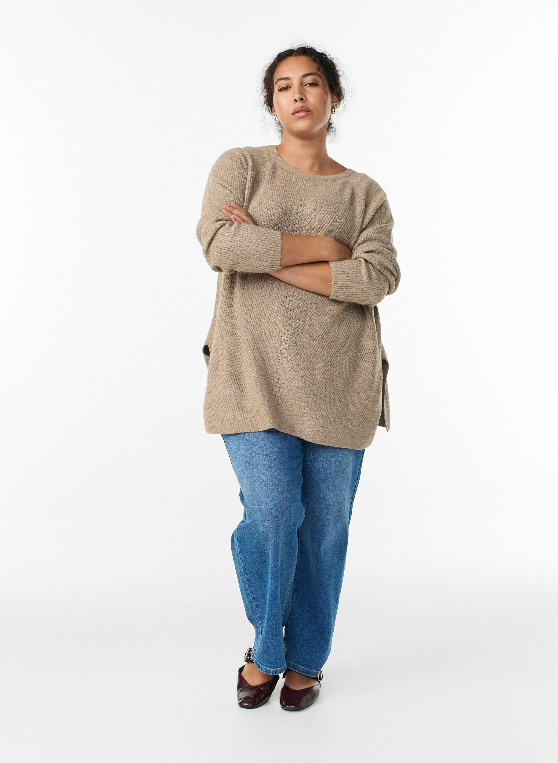 ZizziStrikkegenser med diagonalt m&oslash;nster og raglanermer, Beige, Model image number 1
