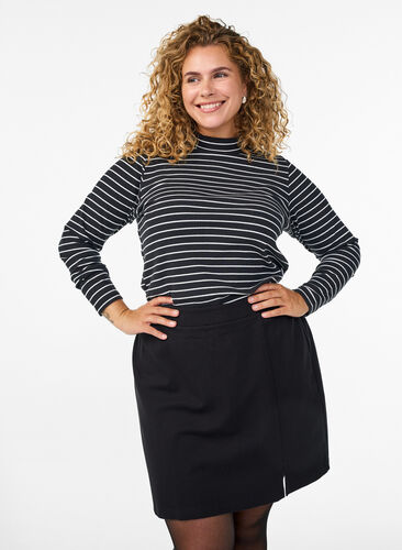 Zizzi Kort jerseyskjørt med splitt, Svart, Model image number 0