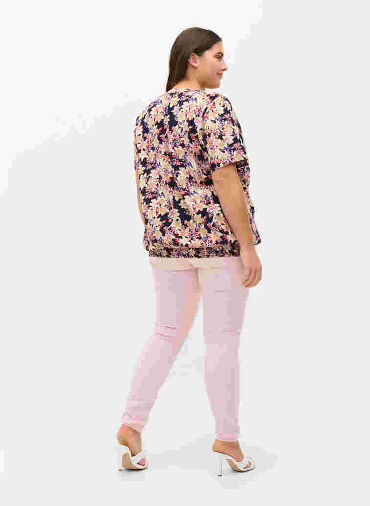 Super slim Amy jeans med høyt liv, Chalk Pink, Model image number 1