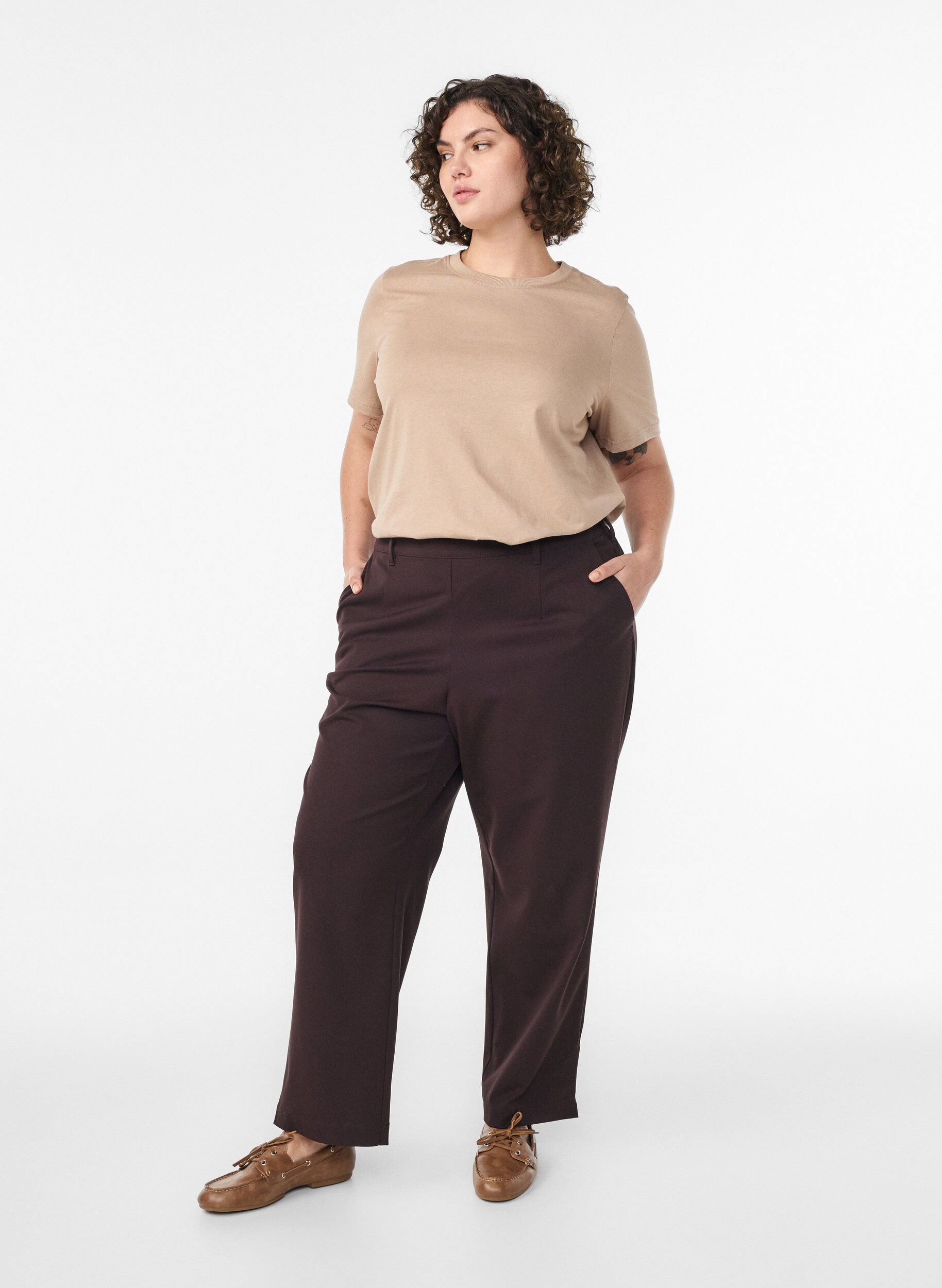 Zizzi Basic T-skjorte i bomull med rund hals, Beige, Model image number 1