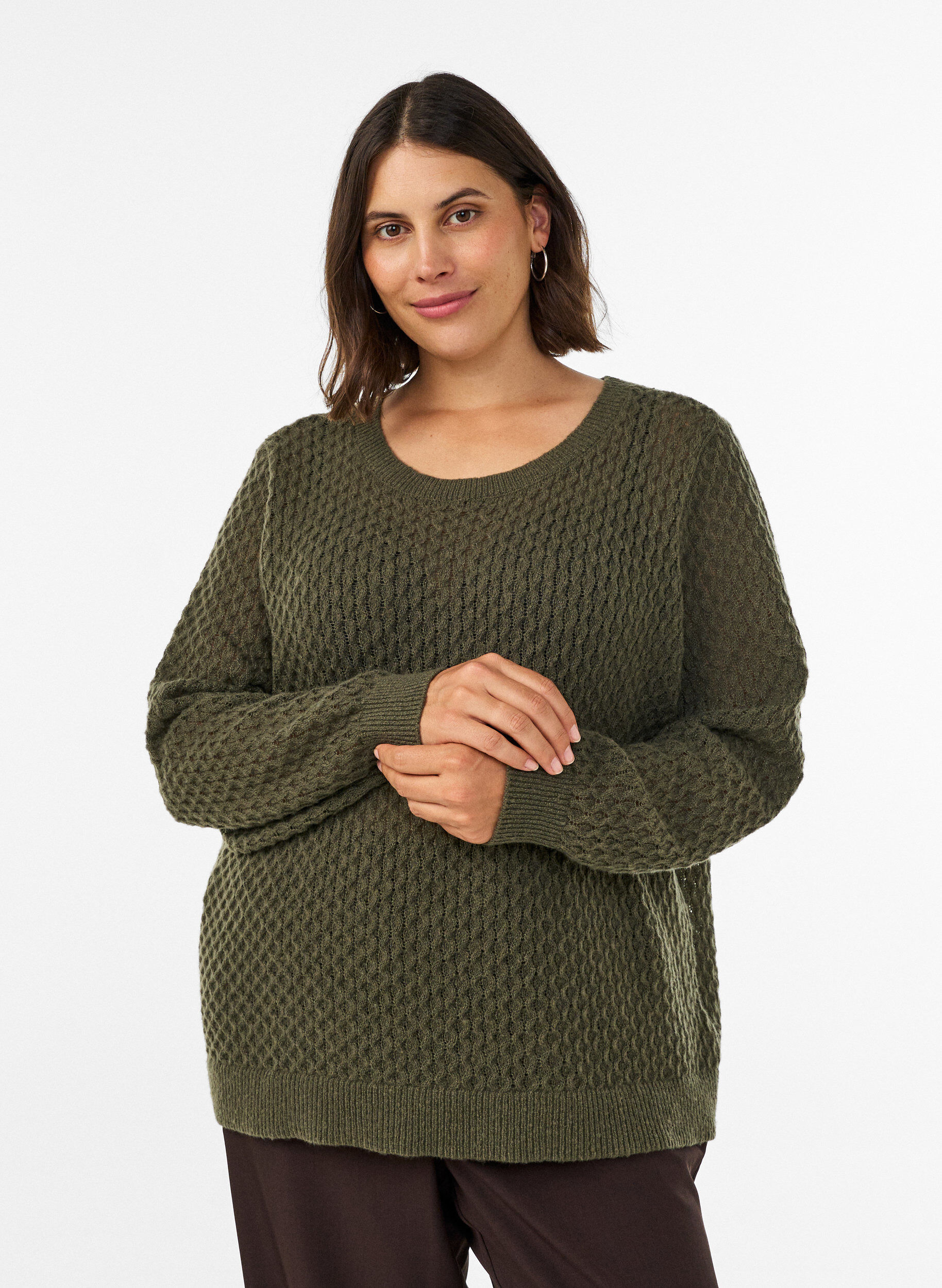 Strikkebluse med strukturert hullm&oslash;nster, Gr&oslash;nn, Model
