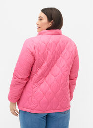 Quiltet jakke med glidelås og lommer, Hot Pink, Model