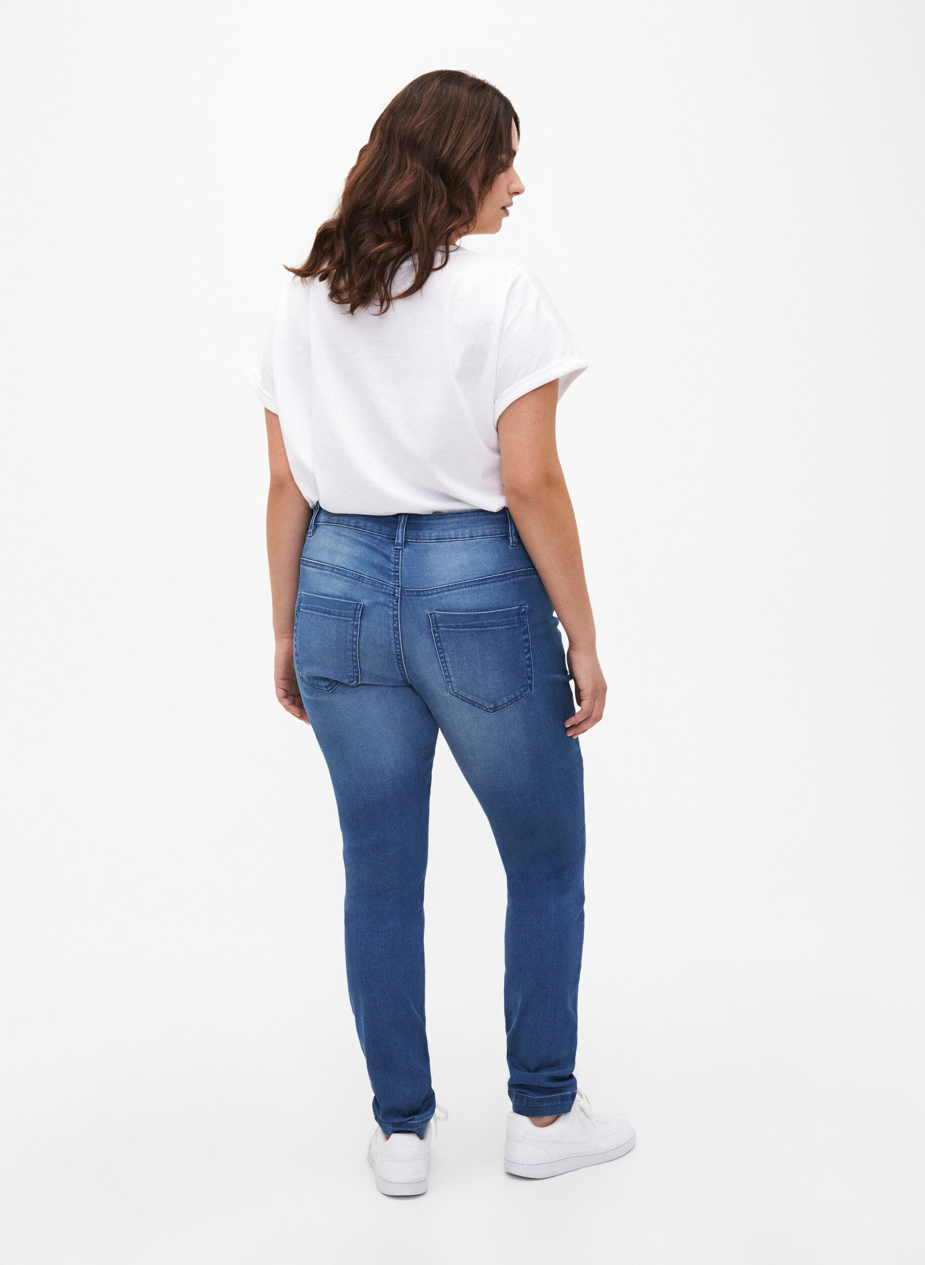 Zizzi Viona jeans med normal midje, Bl&aring;, Model image number 1