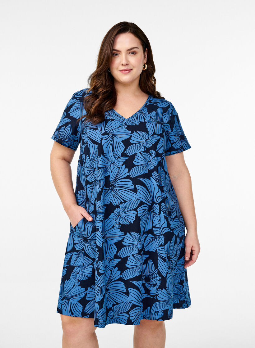 Kort A-linje kjole med blomstertrykk, Bl&aring;, Model image number 0