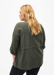 Skjorte i linblanding med lommer, Thyme, Model image number 1