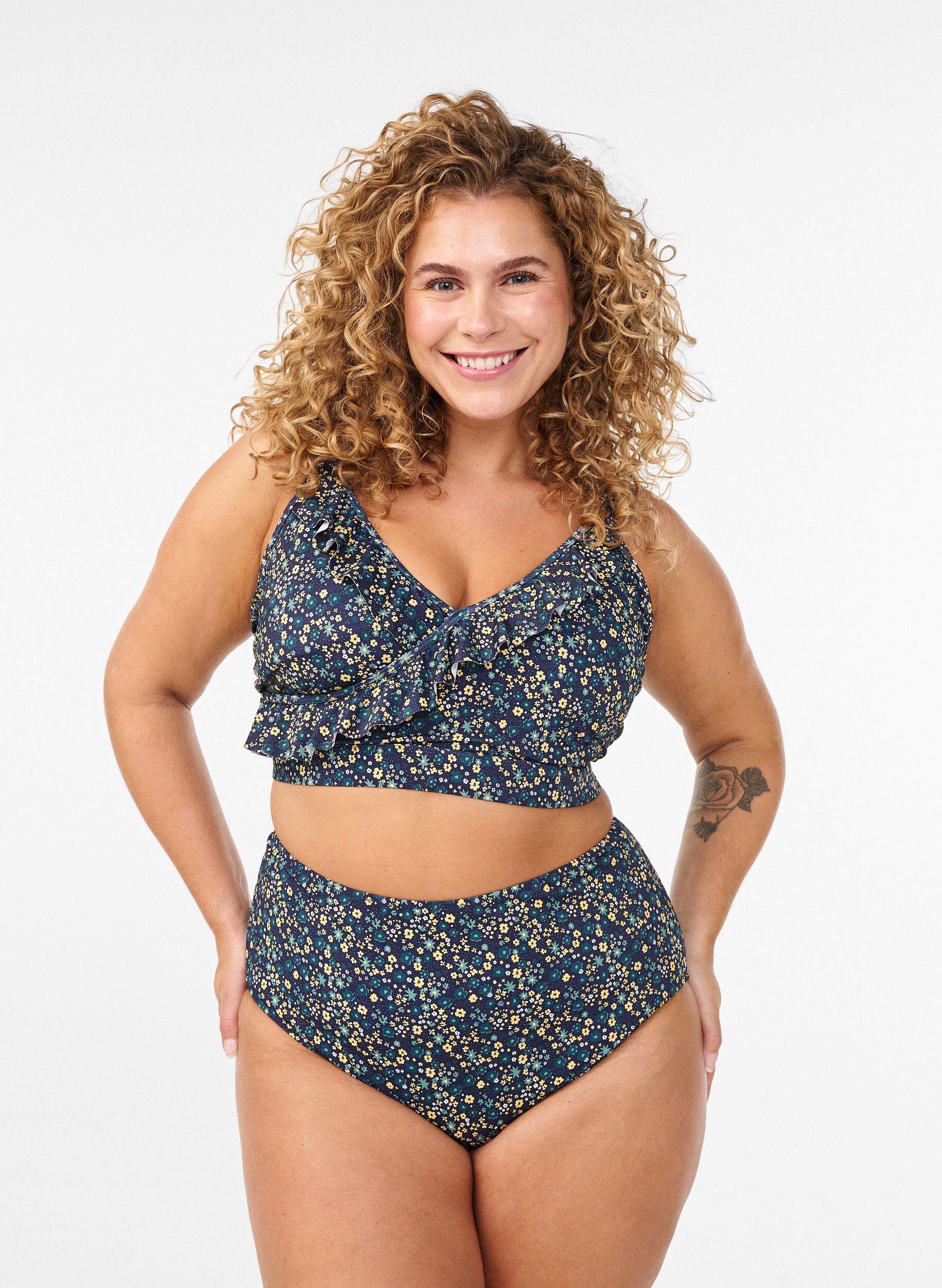 ZizziBlomstrete bikinioverdel med volangdetaljer, Bl&aring;, Model image number 1