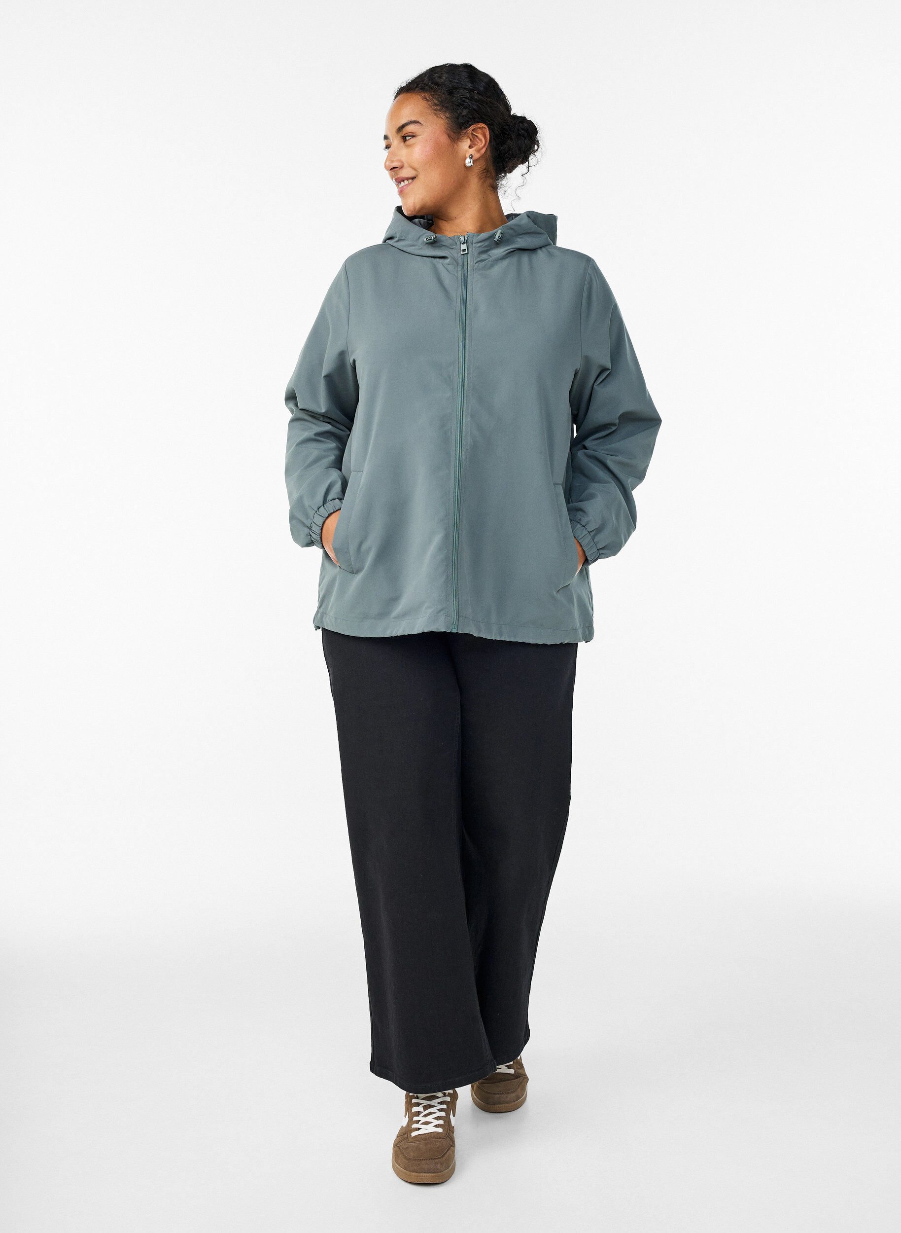 Zizzi Lett jakke med hette og glidel&aring;s, Gr&oslash;nn, Model image number 1