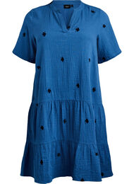 Kort kjole i bomullsmuslin med broderte blomster, Blue Flower Emb
