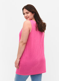 Topp med struktur og rund hals, Shocking Pink, Model