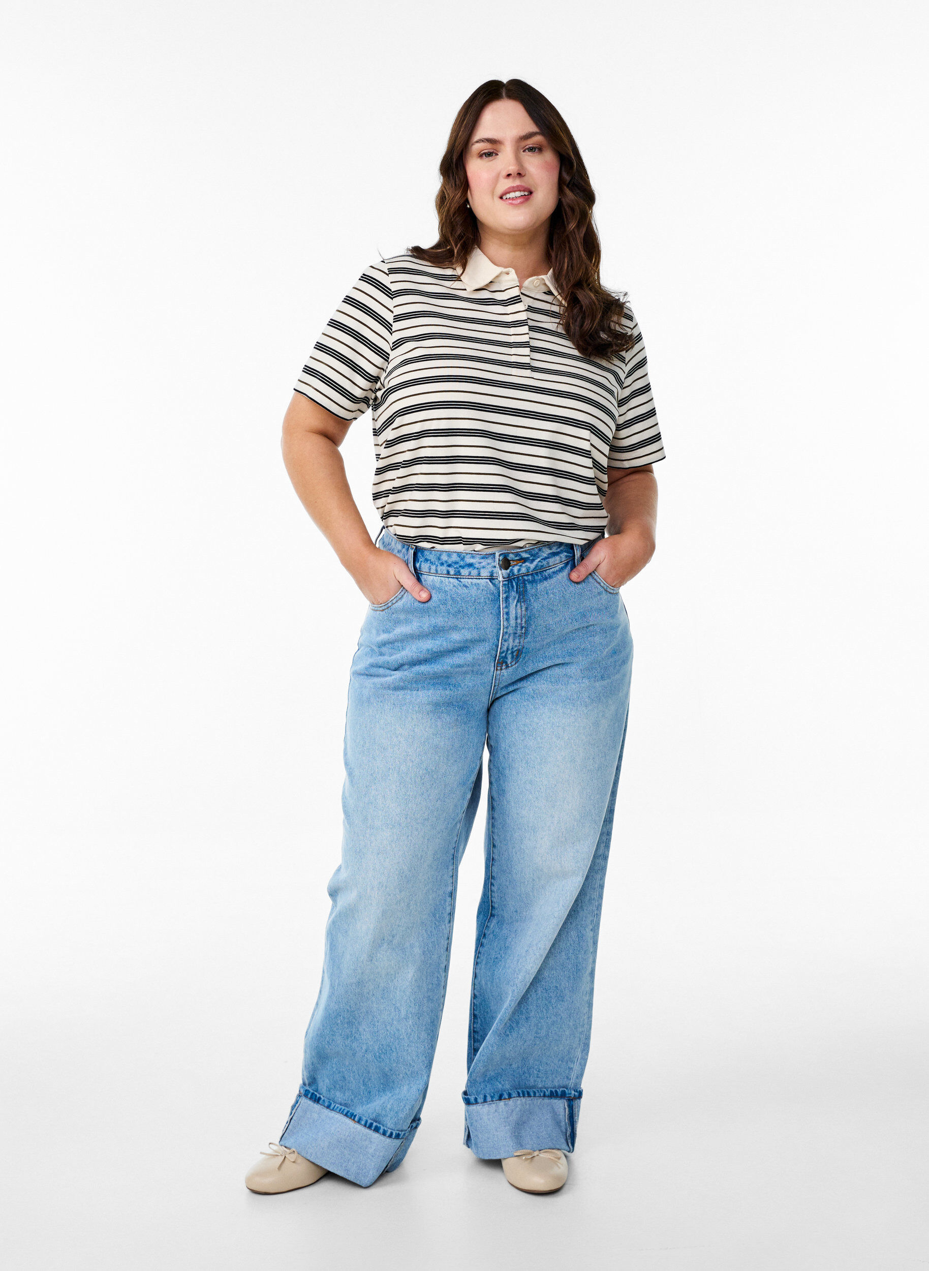 Zizzi Stripete poloskjorte med korte ermer, Hvit, Model image number 1