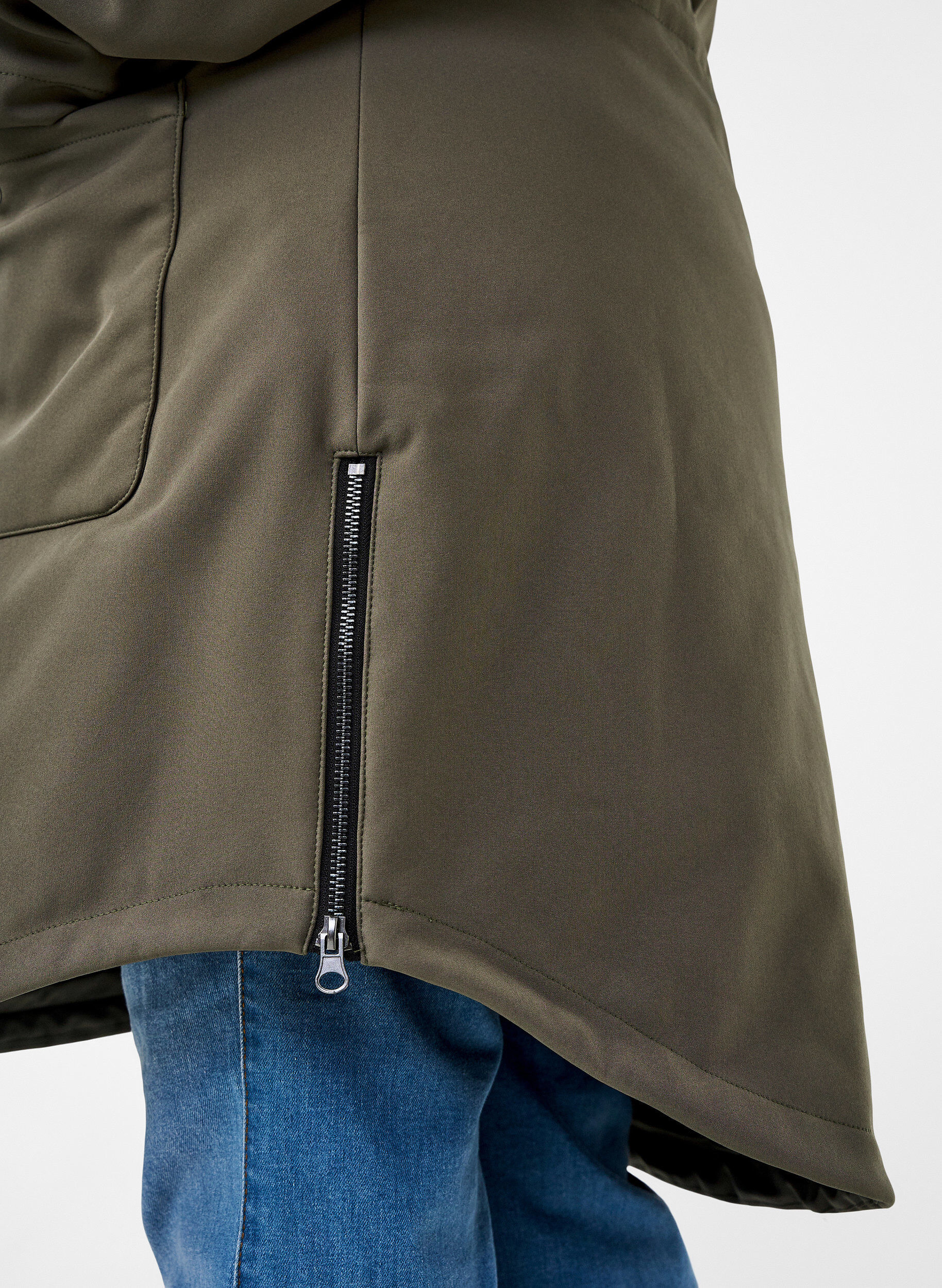 Zizzi Vannavvisende softshell jakke med vattert f&ocirc;r, Gr&oslash;nn, Model image number 3