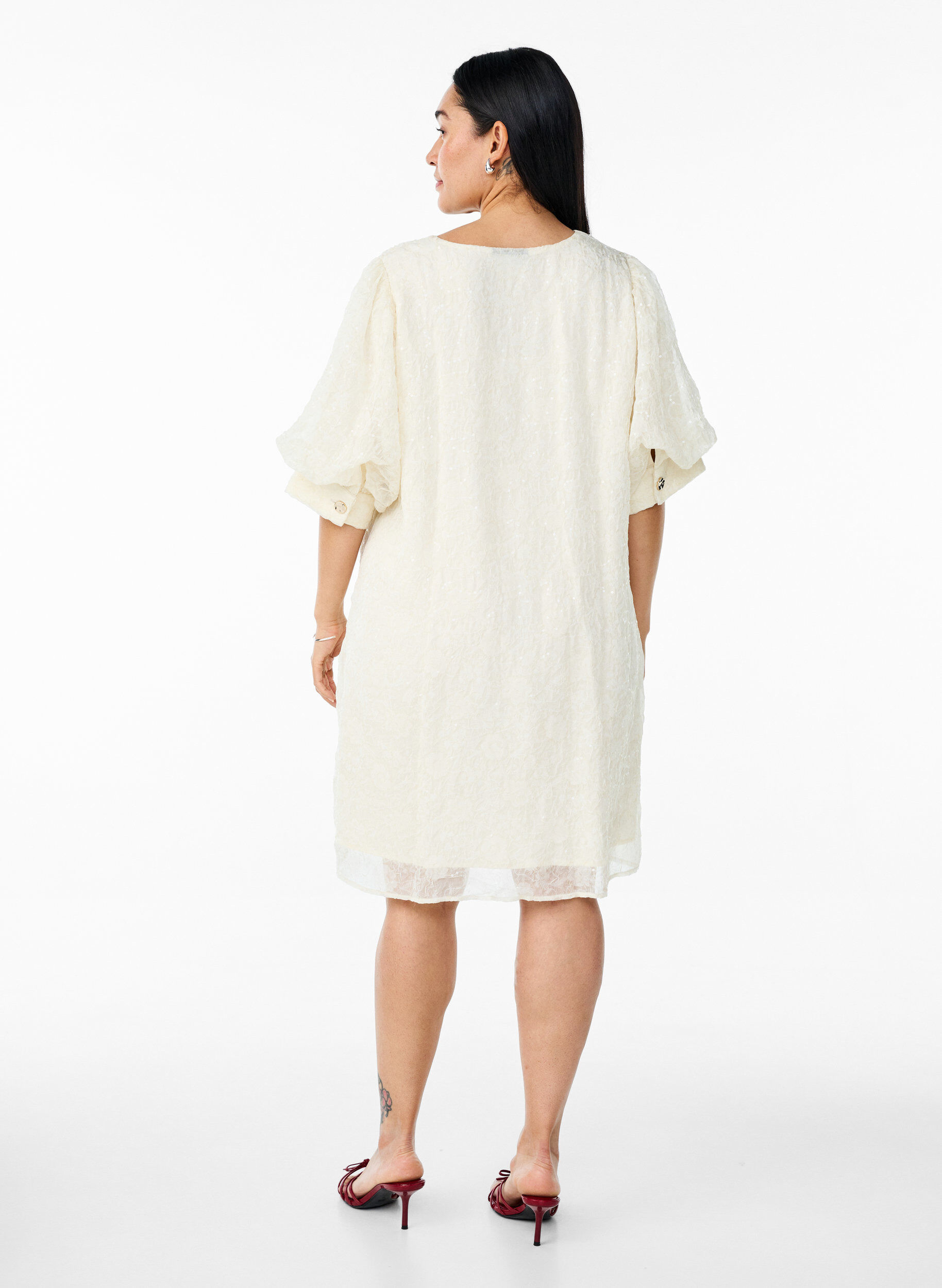 Zizzi Kort festkjole med paljetter, Vanilje, Model image number 2