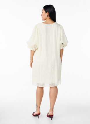 Zizzi Kort festkjole med paljetter, Vanilje, Model image number 2