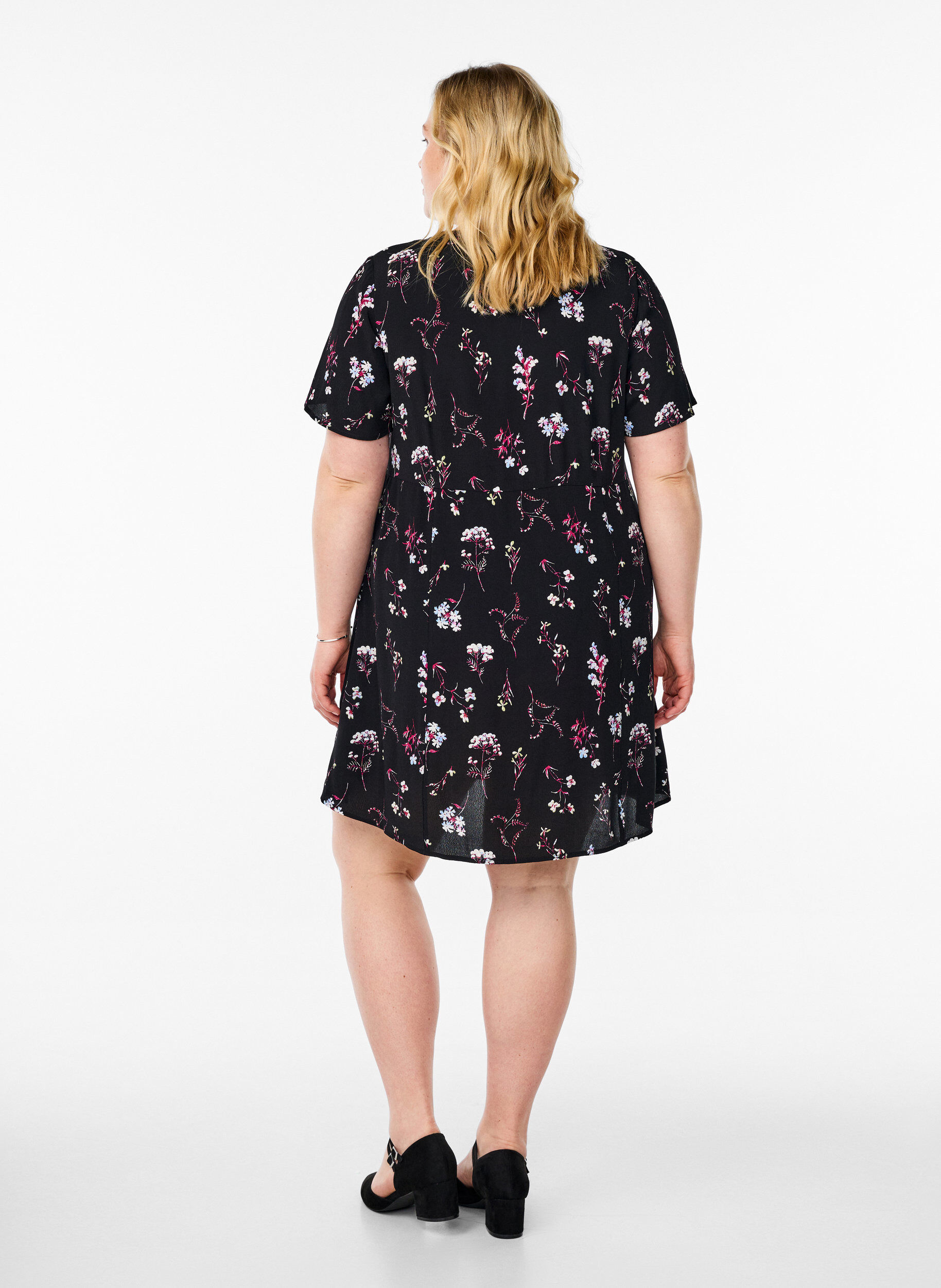 ZizziKort kjole med blomstertrykk, Svart, Model image number 2