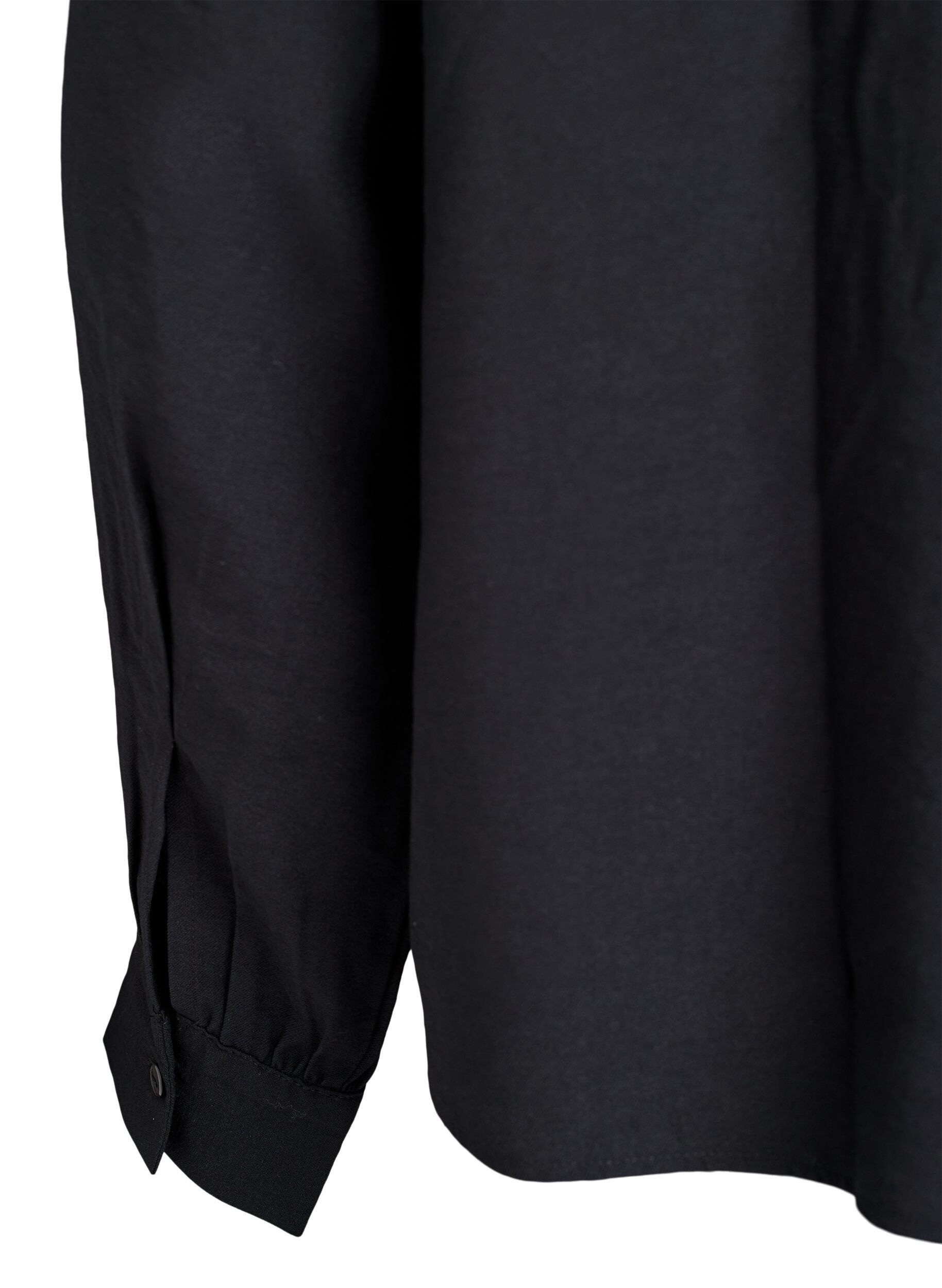 Zizzi Skjortebluse med knappedetalj bak, Svart, Packshot image number 3