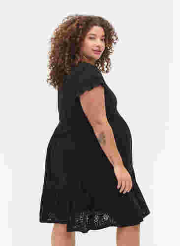 Kjole til gravide i broderi anglaise med ammefunksjon, Black, Model image number 1