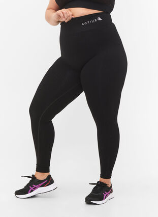 Sømløs treningstights med struktur, Black, Model image number 2