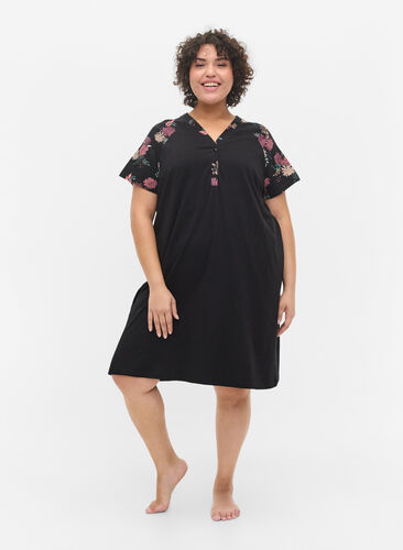 Kortermet nattkjole i bomull med mønster, Black AOP Flower, Model image number 2