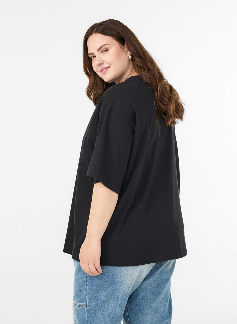 Oversized T-skjorte med halve ermer, Svart, Model image number 2