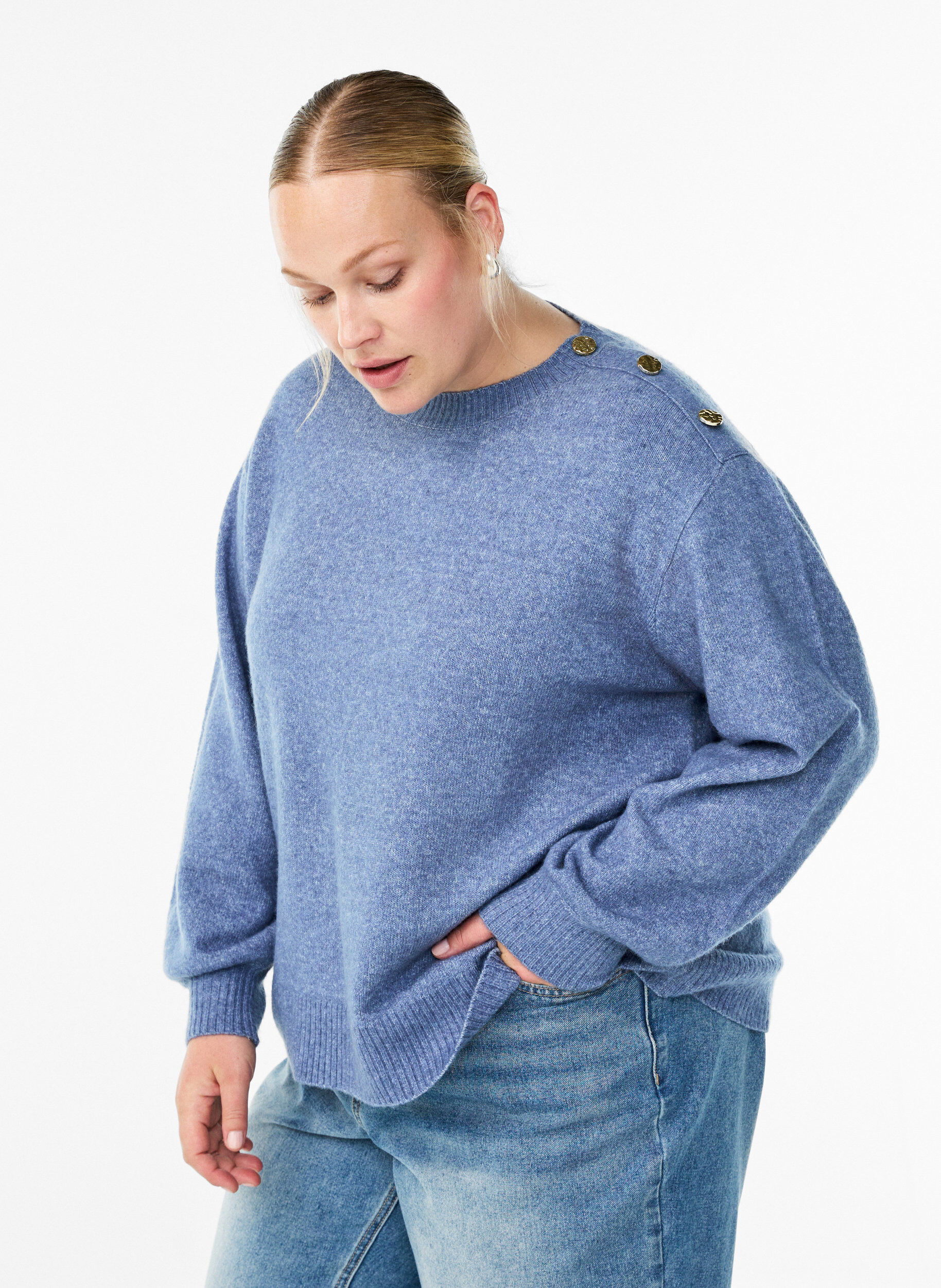 ZizziStrikket bluse med knappdetalj, Bl&aring;, Model image number 0